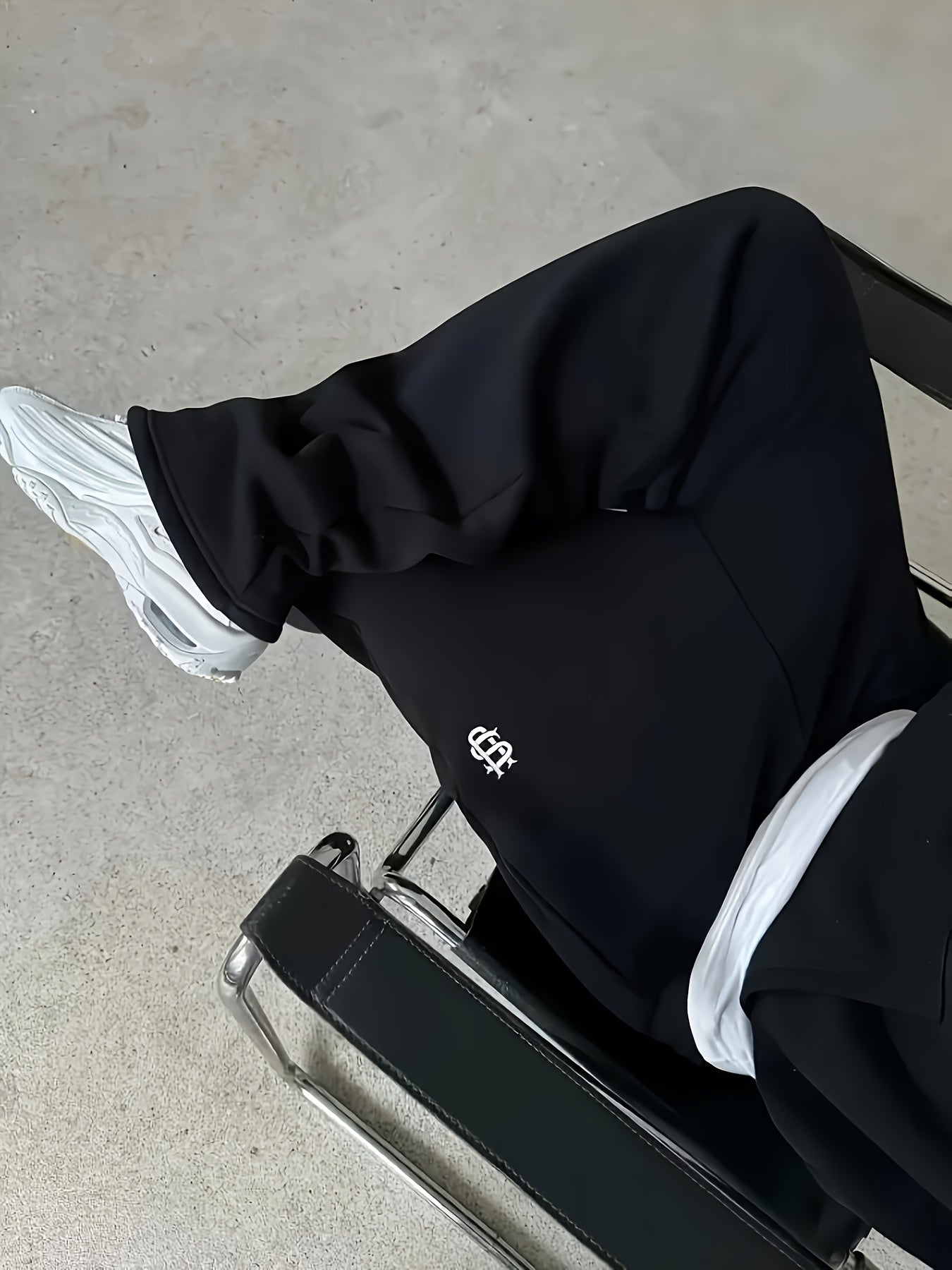 MOHR. OVERSIZED JOGGER